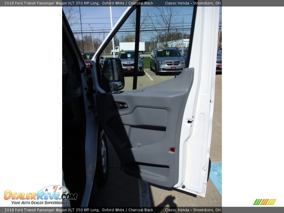 2018 Ford Transit Passenger Wagon XLT 350 MR Long Oxford White / Charcoal Black Photo #16