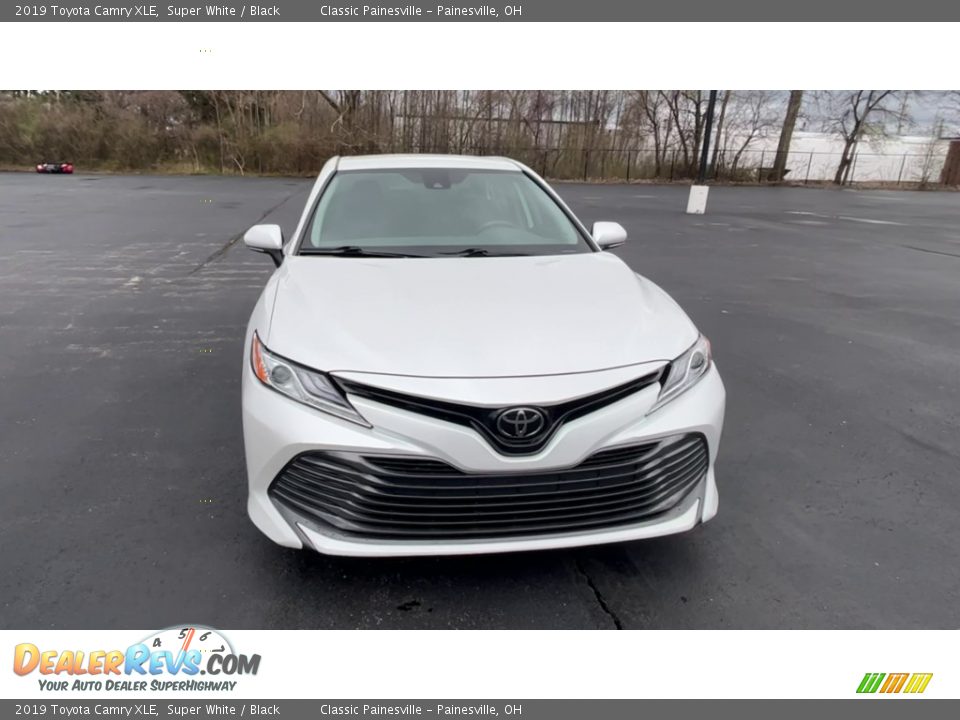 2019 Toyota Camry XLE Super White / Black Photo #3