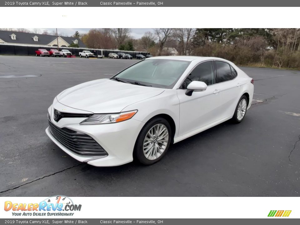 2019 Toyota Camry XLE Super White / Black Photo #4