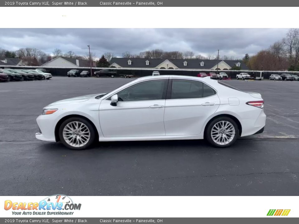 2019 Toyota Camry XLE Super White / Black Photo #5