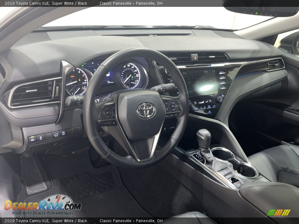 2019 Toyota Camry XLE Super White / Black Photo #10