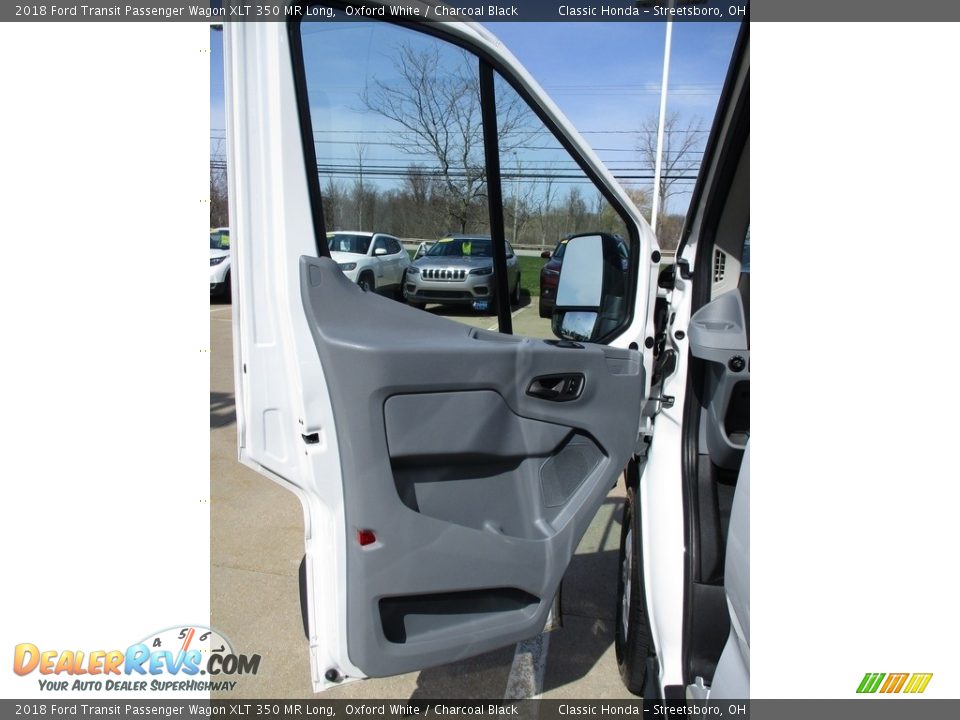 2018 Ford Transit Passenger Wagon XLT 350 MR Long Oxford White / Charcoal Black Photo #26