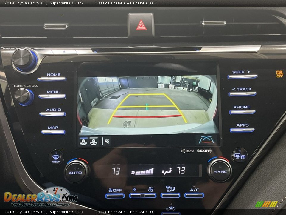 2019 Toyota Camry XLE Super White / Black Photo #14