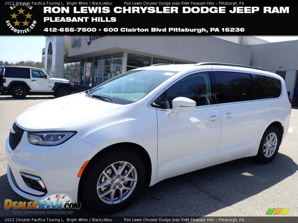 2022 Chrysler Pacifica Touring L Bright White / Black/Alloy Photo #1