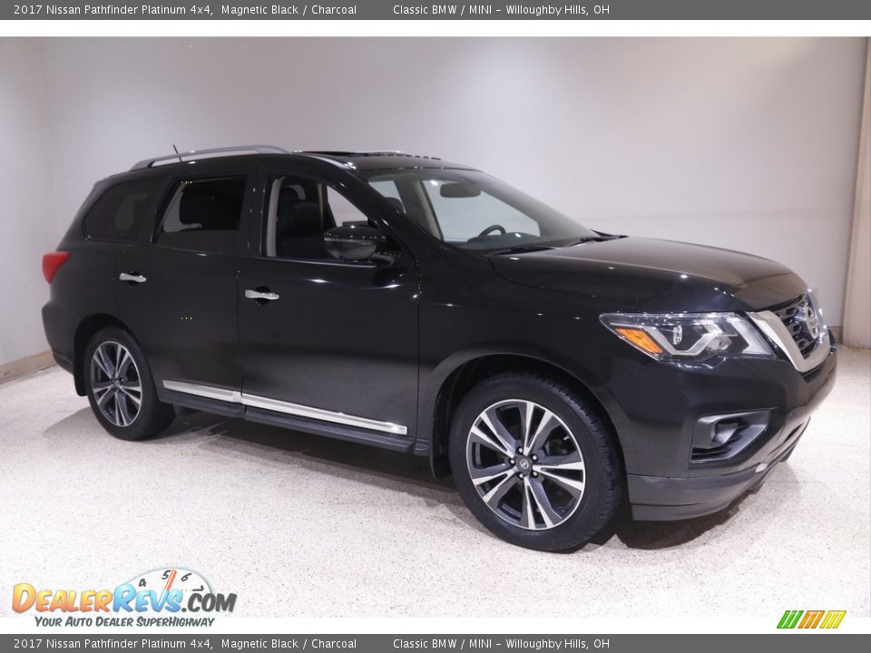 2017 Nissan Pathfinder Platinum 4x4 Magnetic Black / Charcoal Photo #1