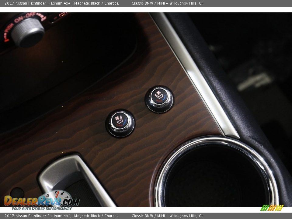 2017 Nissan Pathfinder Platinum 4x4 Magnetic Black / Charcoal Photo #14