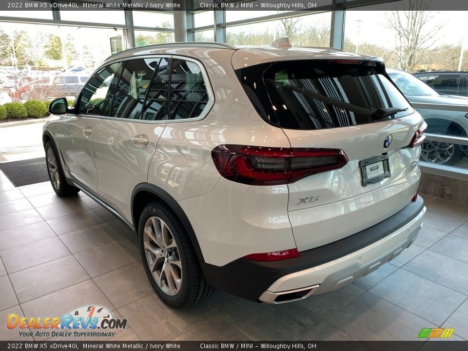 2022 BMW X5 xDrive40i Mineral White Metallic / Ivory White Photo #2