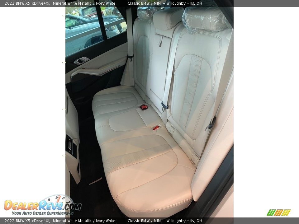 Rear Seat of 2022 BMW X5 xDrive40i Photo #5
