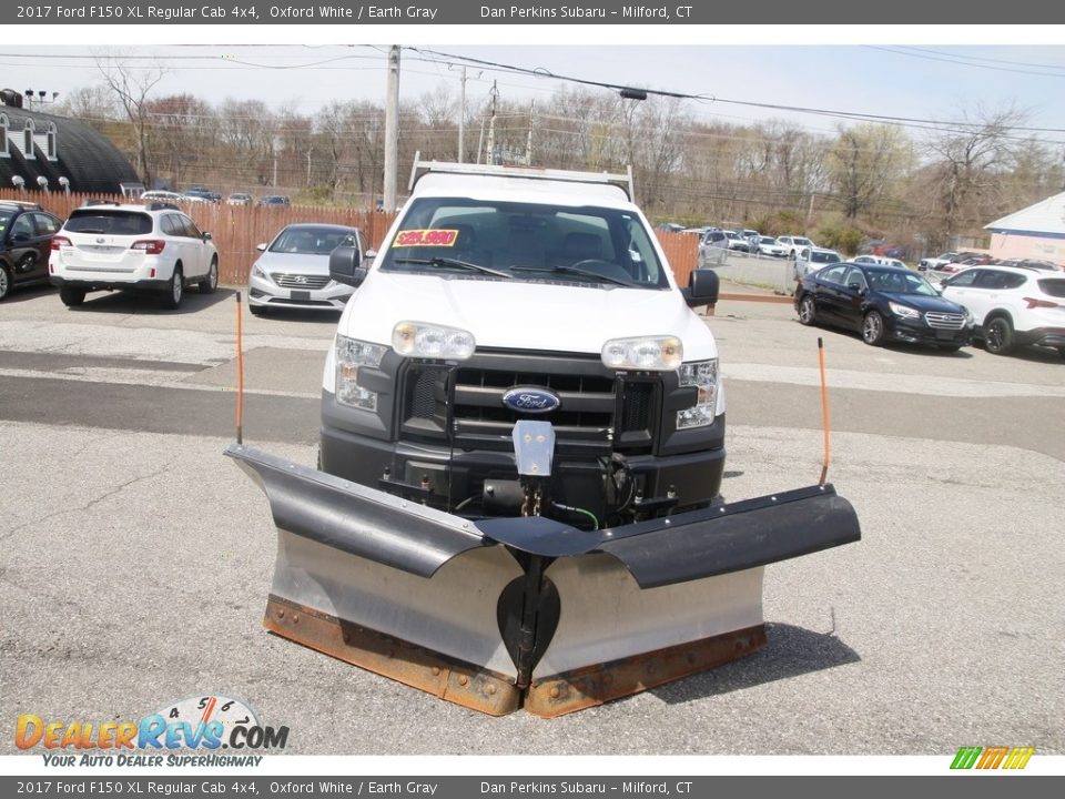 2017 Ford F150 XL Regular Cab 4x4 Oxford White / Earth Gray Photo #2