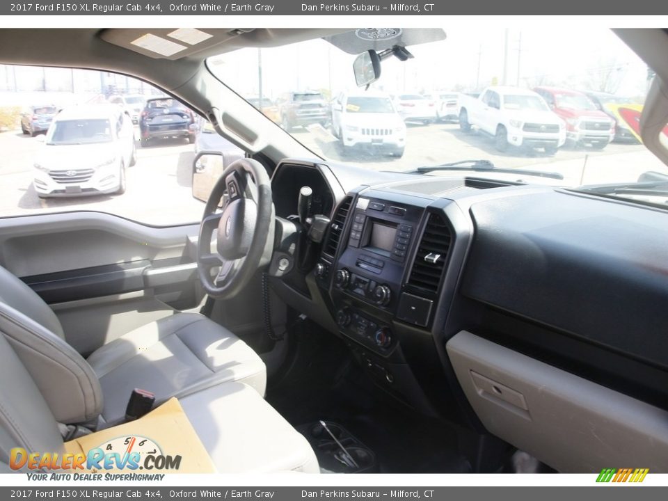 2017 Ford F150 XL Regular Cab 4x4 Oxford White / Earth Gray Photo #14