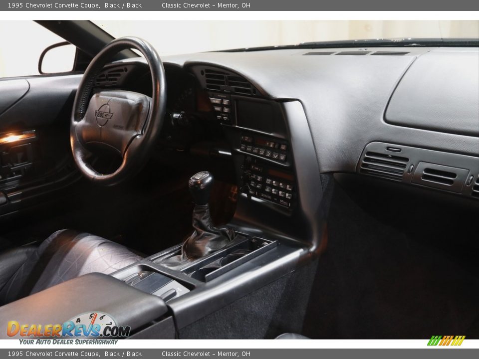 1995 Chevrolet Corvette Coupe Black / Black Photo #15