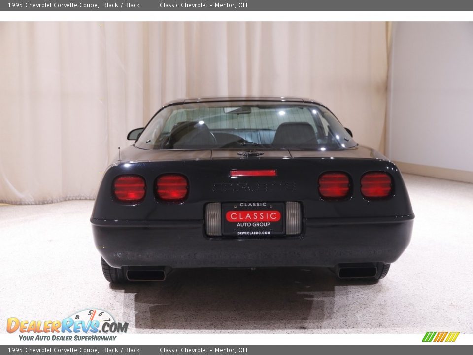 1995 Chevrolet Corvette Coupe Black / Black Photo #17