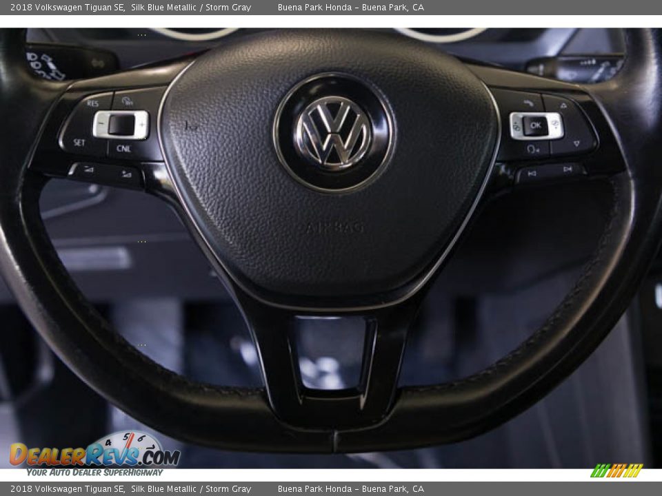 2018 Volkswagen Tiguan SE Steering Wheel Photo #13