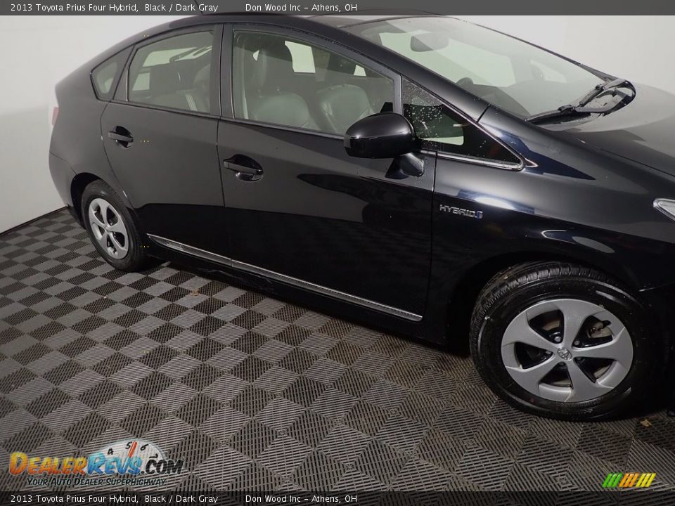 2013 Toyota Prius Four Hybrid Black / Dark Gray Photo #5