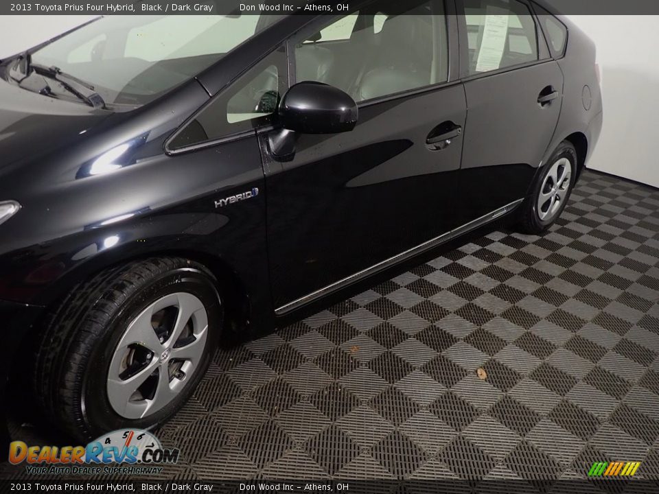 2013 Toyota Prius Four Hybrid Black / Dark Gray Photo #11
