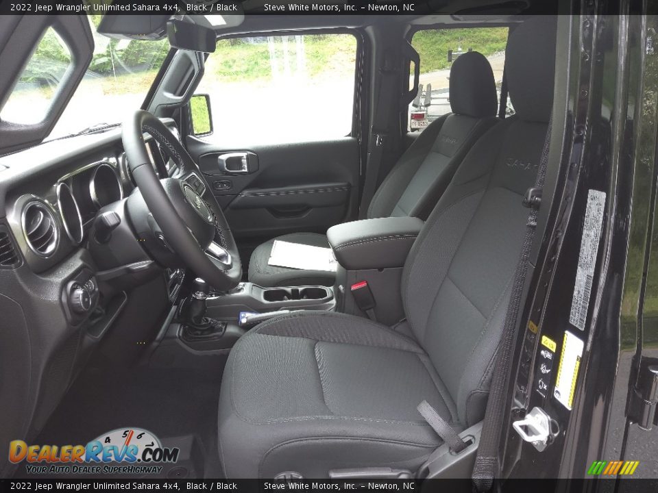Front Seat of 2022 Jeep Wrangler Unlimited Sahara 4x4 Photo #10