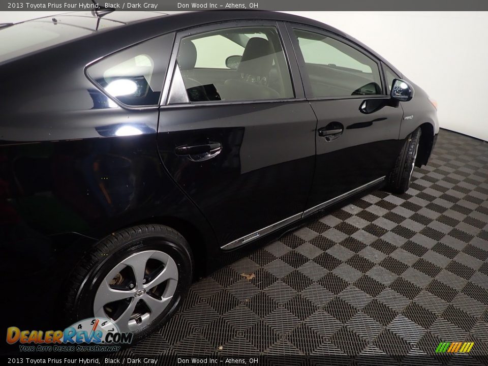 2013 Toyota Prius Four Hybrid Black / Dark Gray Photo #20