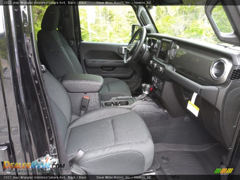 Front Seat of 2022 Jeep Wrangler Unlimited Sahara 4x4 Photo #18