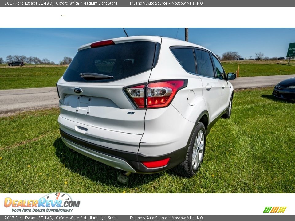 2017 Ford Escape SE 4WD Oxford White / Medium Light Stone Photo #4