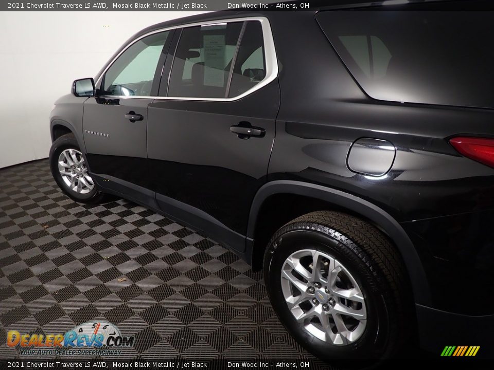 2021 Chevrolet Traverse LS AWD Mosaic Black Metallic / Jet Black Photo #18