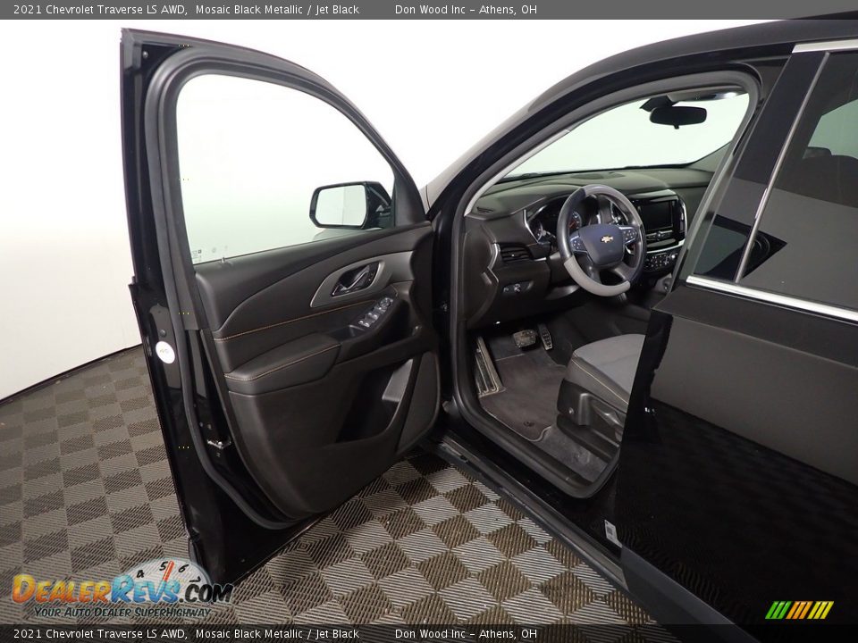 2021 Chevrolet Traverse LS AWD Mosaic Black Metallic / Jet Black Photo #20
