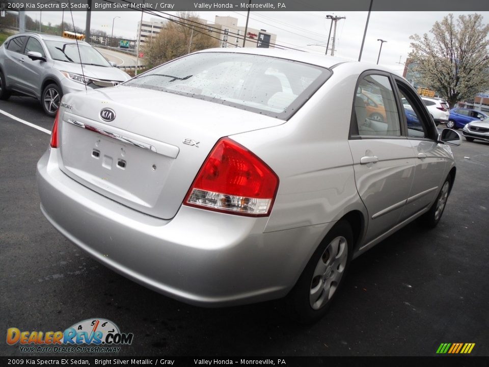 2009 Kia Spectra EX Sedan Bright Silver Metallic / Gray Photo #6