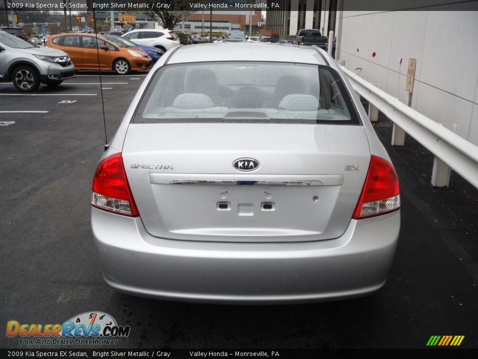 2009 Kia Spectra EX Sedan Bright Silver Metallic / Gray Photo #7