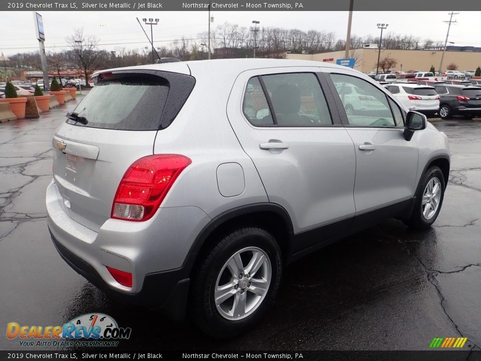 2019 Chevrolet Trax LS Silver Ice Metallic / Jet Black Photo #9