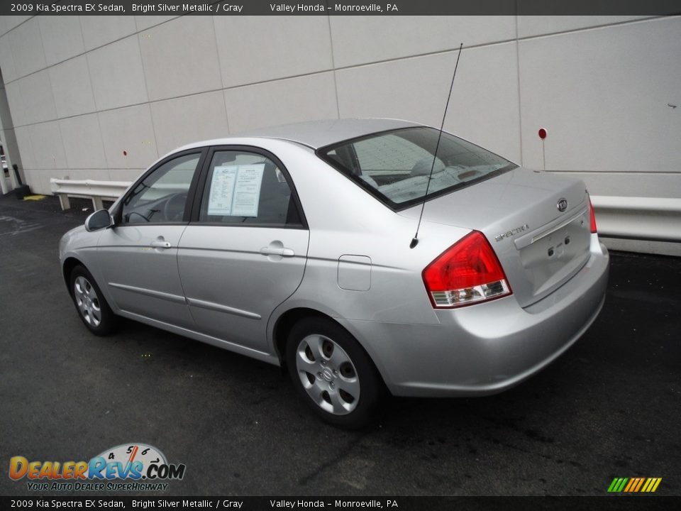 2009 Kia Spectra EX Sedan Bright Silver Metallic / Gray Photo #9