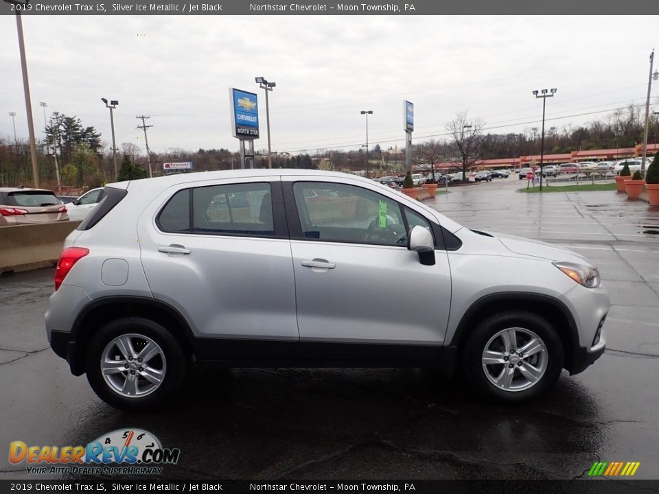 2019 Chevrolet Trax LS Silver Ice Metallic / Jet Black Photo #10