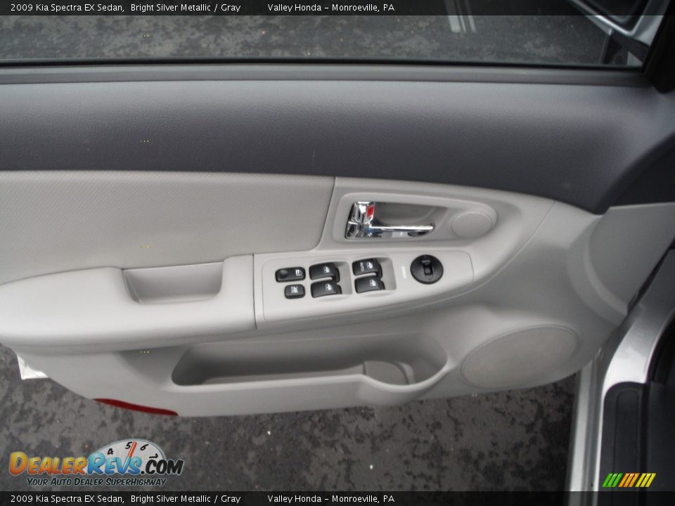 2009 Kia Spectra EX Sedan Bright Silver Metallic / Gray Photo #10