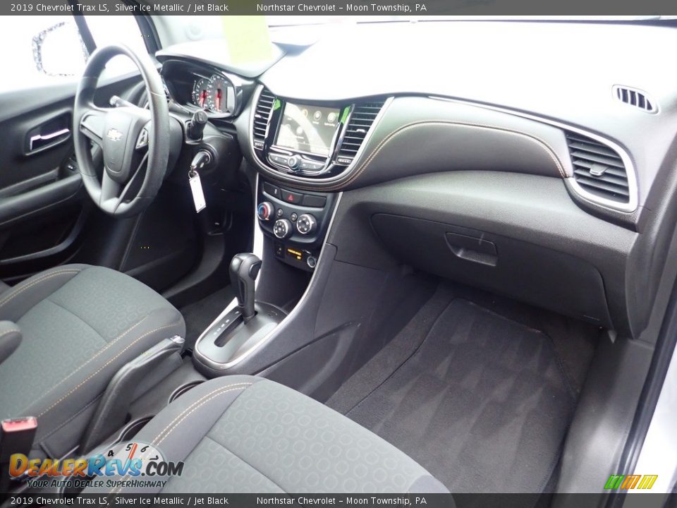 2019 Chevrolet Trax LS Silver Ice Metallic / Jet Black Photo #16