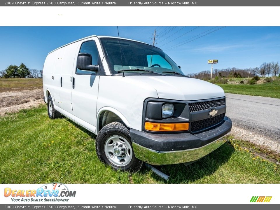 2009 Chevrolet Express 2500 Cargo Van Summit White / Neutral Photo #1