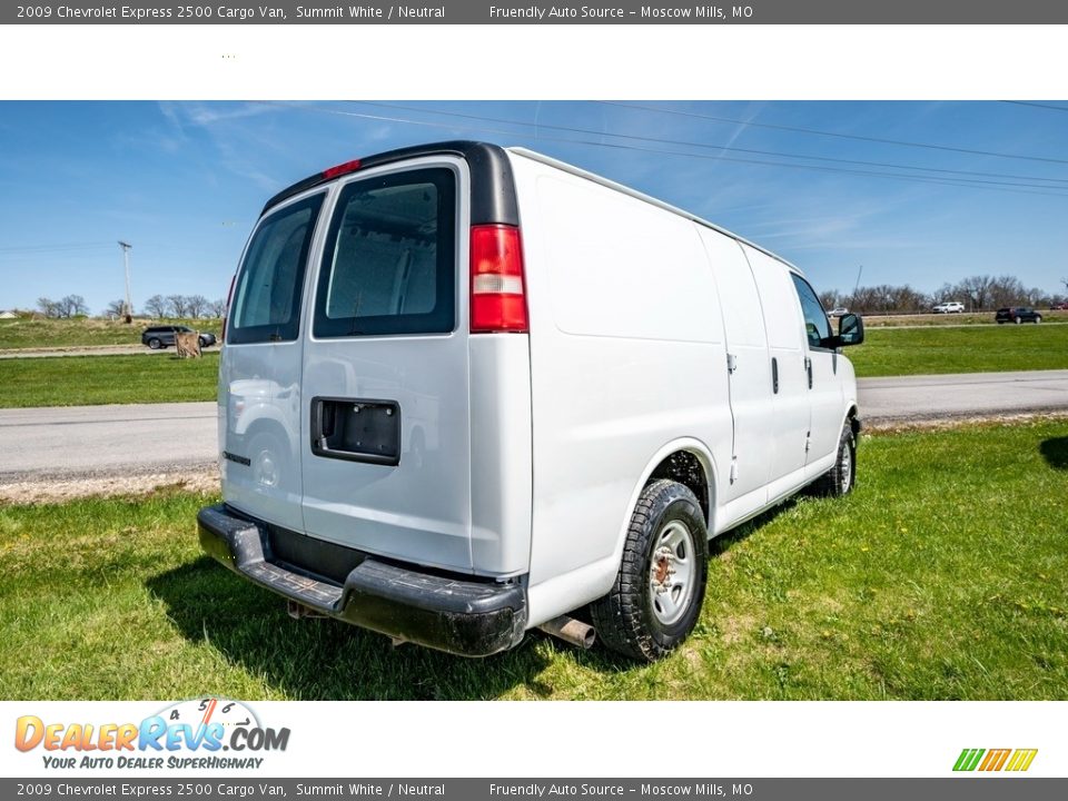 2009 Chevrolet Express 2500 Cargo Van Summit White / Neutral Photo #4