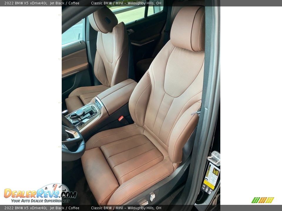 Front Seat of 2022 BMW X5 xDrive40i Photo #4