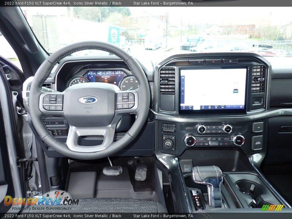 Dashboard of 2022 Ford F150 XLT SuperCrew 4x4 Photo #12
