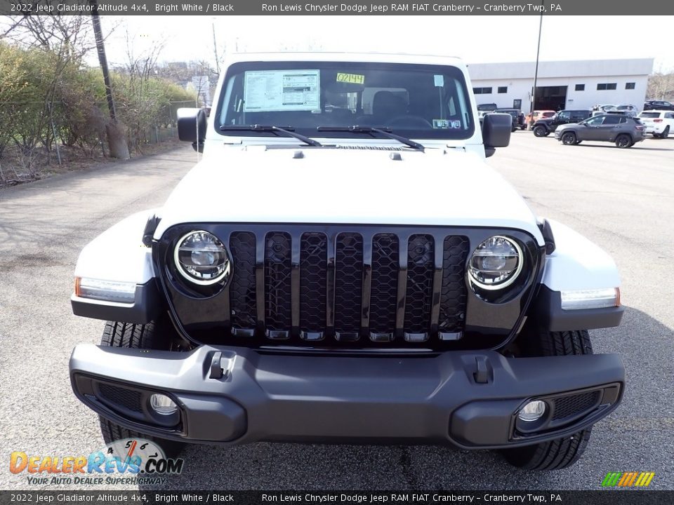 2022 Jeep Gladiator Altitude 4x4 Bright White / Black Photo #8