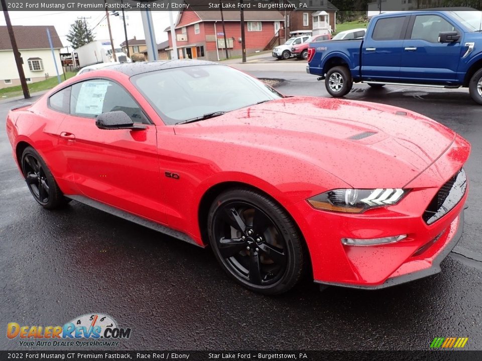 Front 3/4 View of 2022 Ford Mustang GT Premium Fastback Photo #7