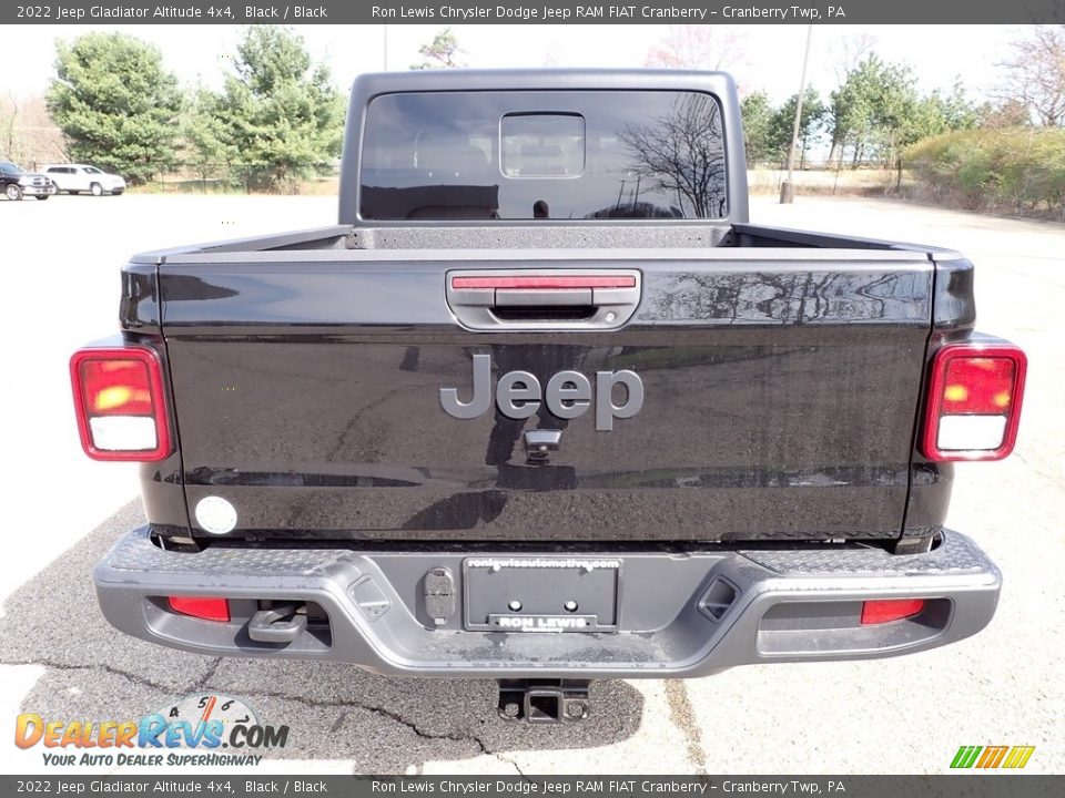 2022 Jeep Gladiator Altitude 4x4 Black / Black Photo #4