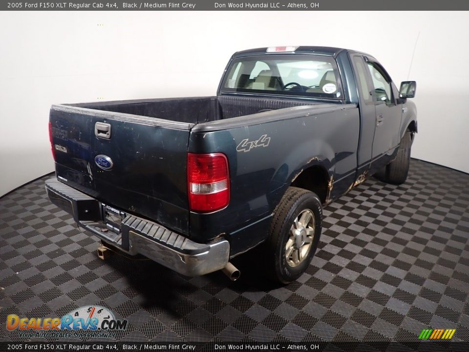 2005 Ford F150 XLT Regular Cab 4x4 Black / Medium Flint Grey Photo #11