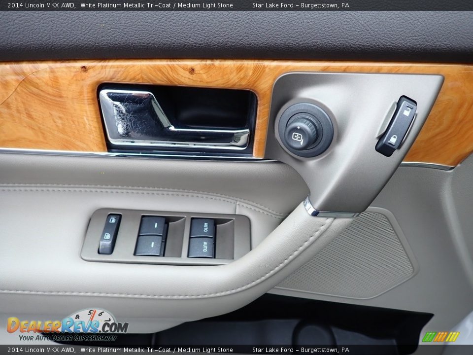 Door Panel of 2014 Lincoln MKX AWD Photo #13