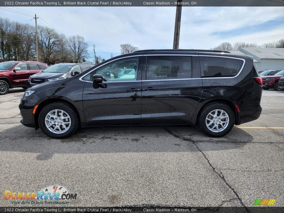 2022 Chrysler Pacifica Touring L Brilliant Black Crystal Pearl / Black/Alloy Photo #9