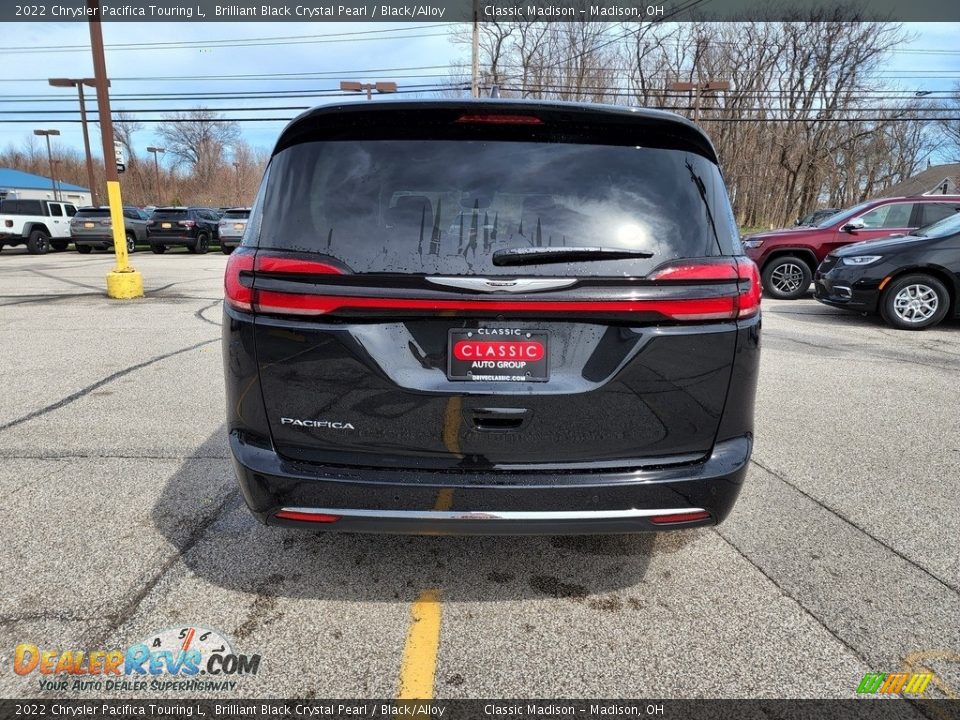 2022 Chrysler Pacifica Touring L Brilliant Black Crystal Pearl / Black/Alloy Photo #11