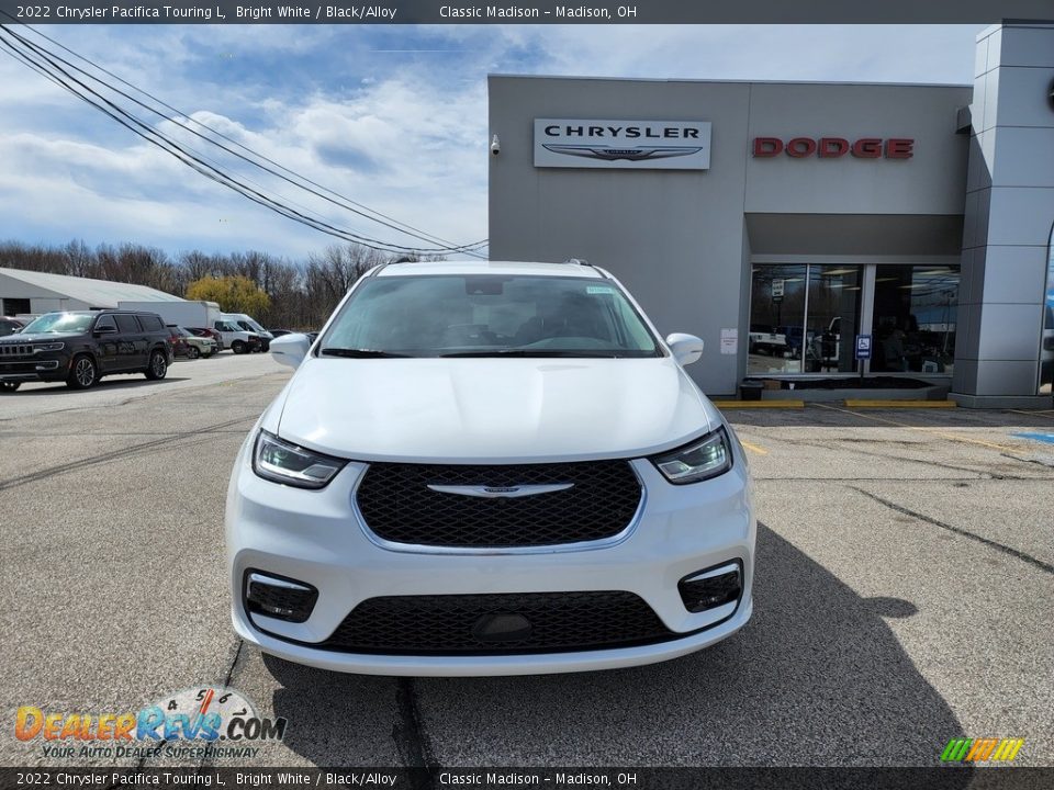 2022 Chrysler Pacifica Touring L Bright White / Black/Alloy Photo #8