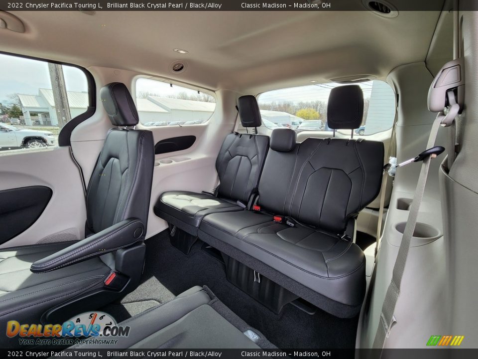 2022 Chrysler Pacifica Touring L Brilliant Black Crystal Pearl / Black/Alloy Photo #4