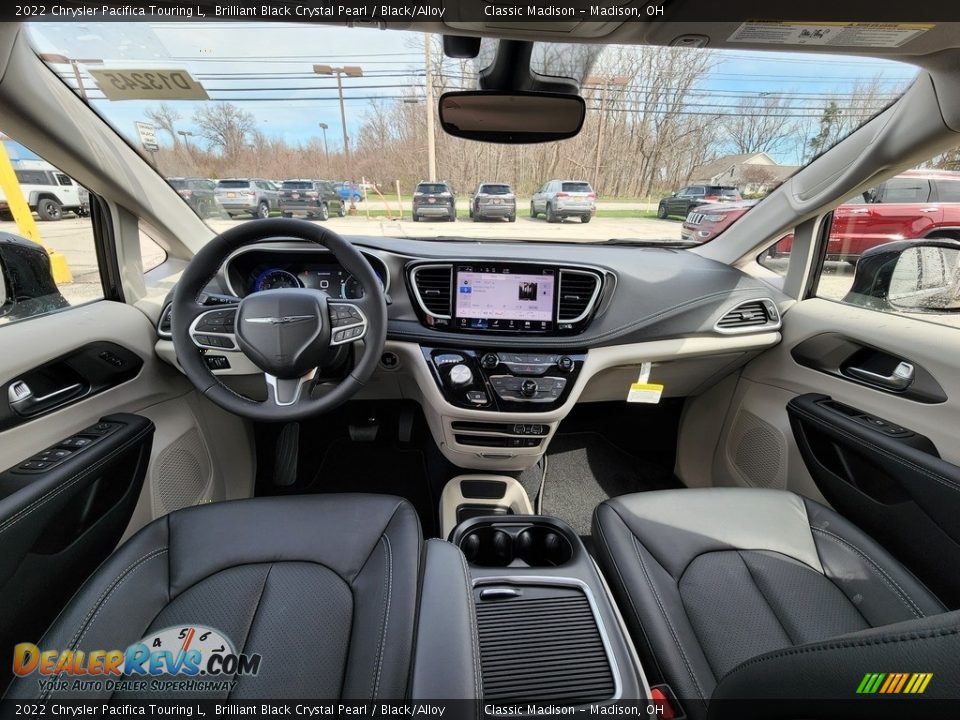 2022 Chrysler Pacifica Touring L Brilliant Black Crystal Pearl / Black/Alloy Photo #5