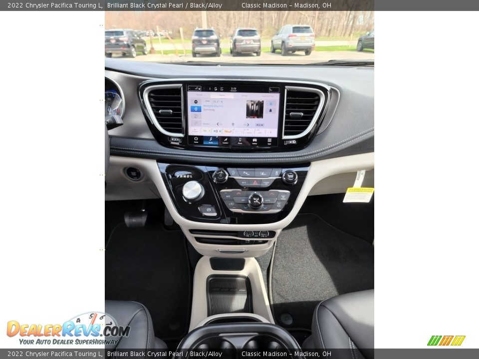 2022 Chrysler Pacifica Touring L Brilliant Black Crystal Pearl / Black/Alloy Photo #7