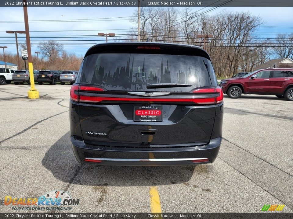 2022 Chrysler Pacifica Touring L Brilliant Black Crystal Pearl / Black/Alloy Photo #11