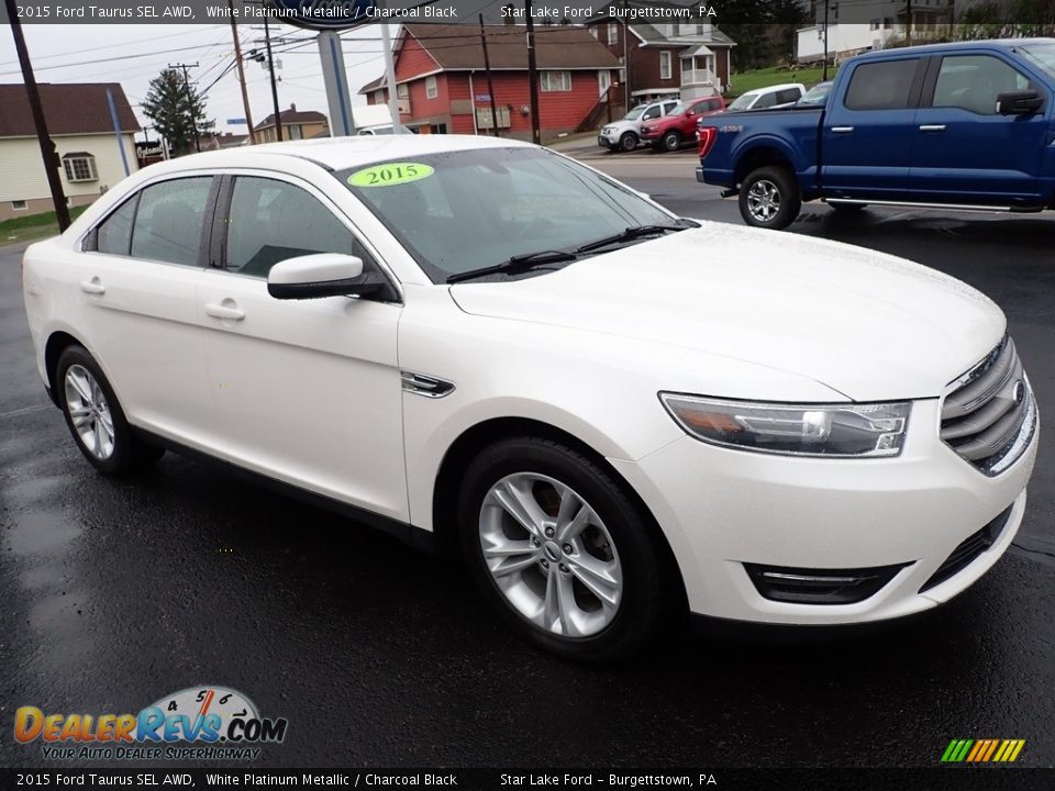 Front 3/4 View of 2015 Ford Taurus SEL AWD Photo #8