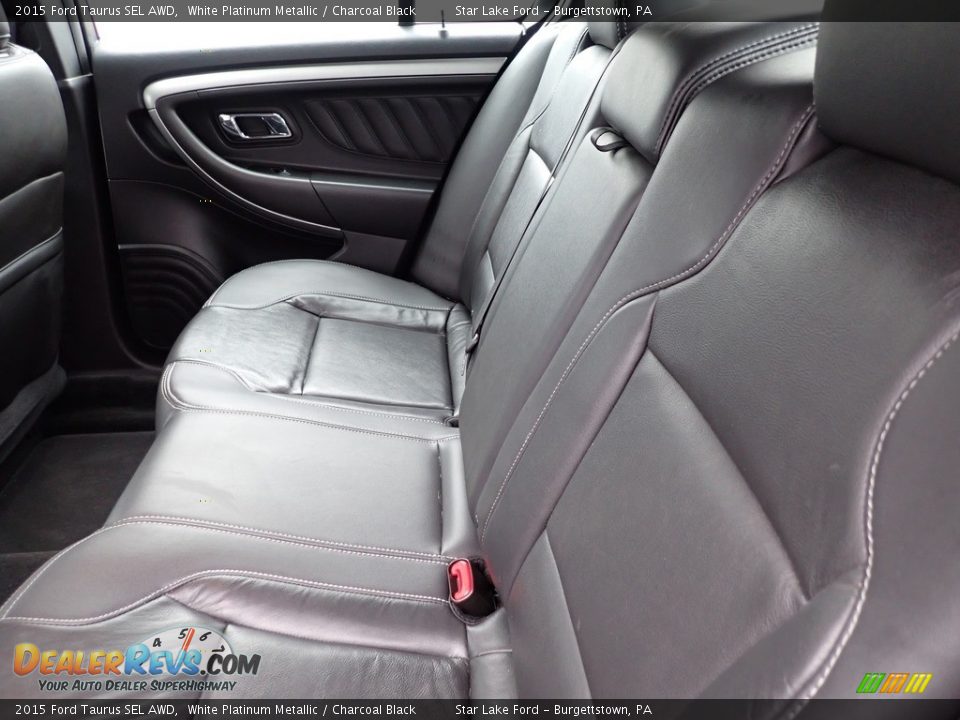 Rear Seat of 2015 Ford Taurus SEL AWD Photo #11